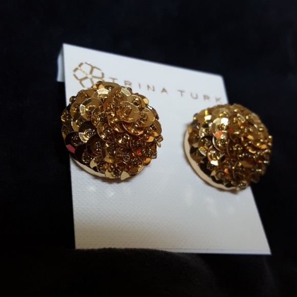 NEW TRINA TURK GOLD SEQUIN BUTTON EARRINGS - Picture 3 of 8
